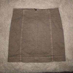 Jolt panel skirt